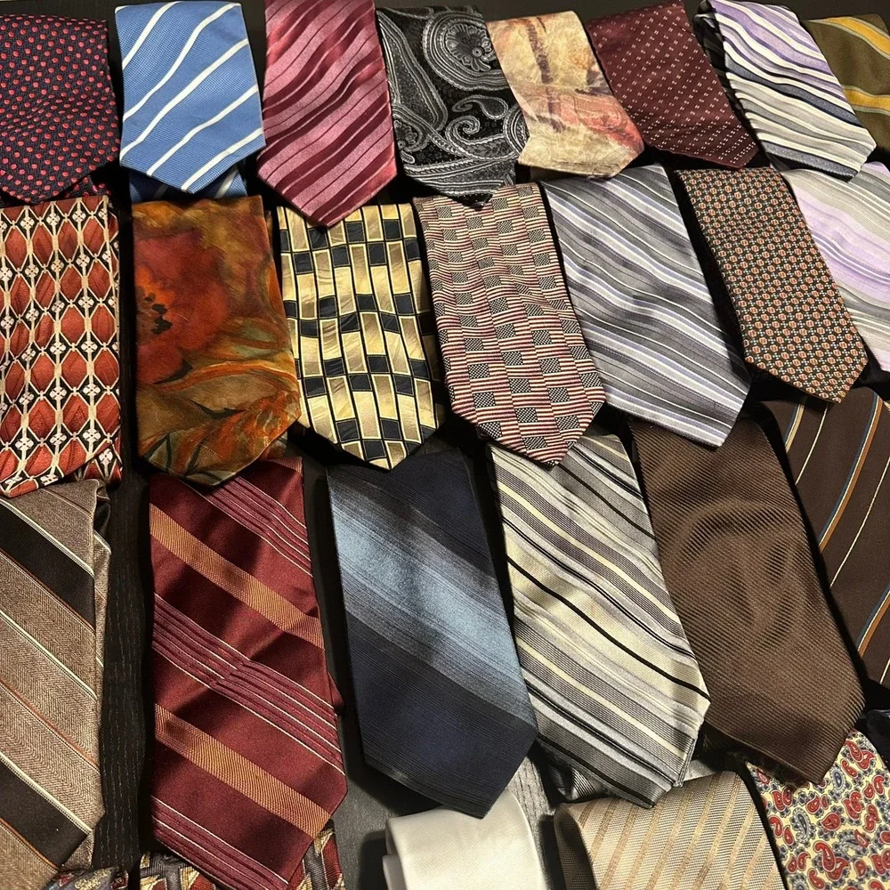 Bulk Lot of 50 Mens Neckties Silk Poly Blend Assorted Patterns Colors